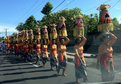 Procession of Balinese Women with Ceremonial Offerings