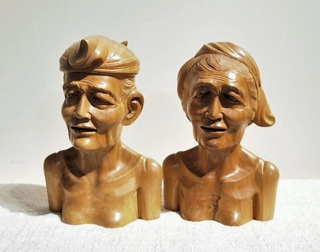 Balinese Couple Wood Carving Statues
